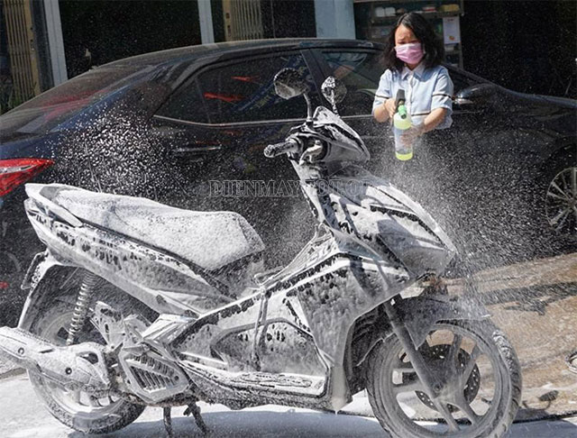 rửa xe không chạm là gì